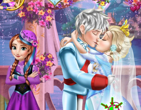 Elsa Wedding Kiss