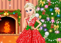 Elsa Decorates Christmas Tree