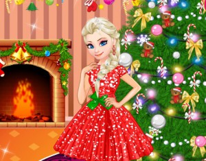 Elsa Decorates Christmas Tree